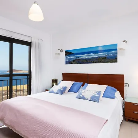 Home2book Sea Front Duplex Apartament